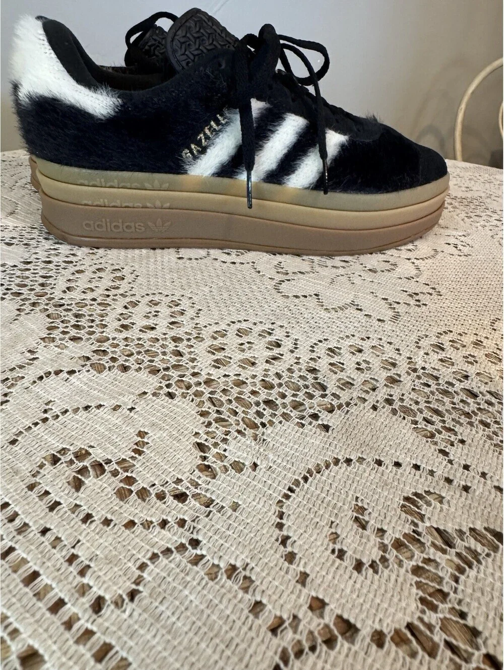 Adidas Gazelle Bold Furry Black/Cream Platform Sneakers JS3907 Womens 7.5